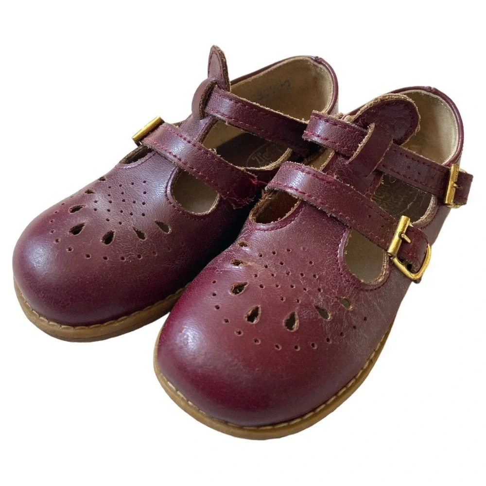 Vintage strap mary